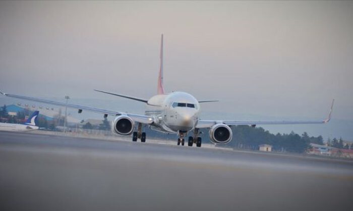 Ekimde hava yoluyla yaklaşık 8,9 milyon yolcuya hizmet verildi