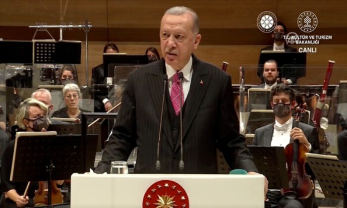 Erdoğan: Türkiye kültür ve sanatta prangalarından kurtulmuştur