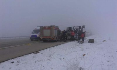 Hakkari’de yolcu minibüsüyle tır çarpıştı: 4 ölü, 5 yaralı