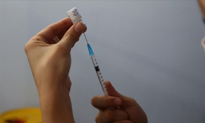 Çin’de Kovid-19 aşısı riskli gruplara uygulanmaya başlandı