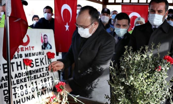 Şehit polis Fethi Sekin Elazığ’daki kabri başında anıldı