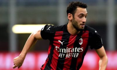 Hakan Çalhanoğlu İtalya’da aralık ayının futbolcusu seçildi