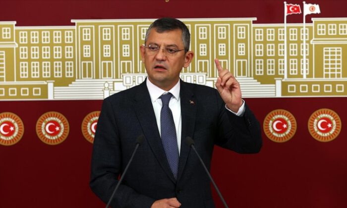 CHP’li Özgür Özel, PM’yi işaret etti