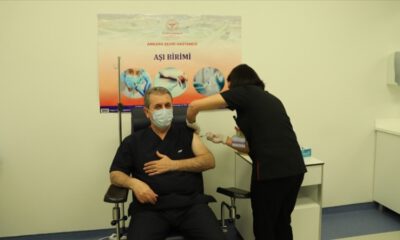 BBP Genel Başkanı Destici, Kovid-19 aşısının ilk dozunu yaptırdı