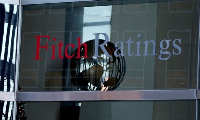 Fitch, büyüme tahminlerini düşürdü