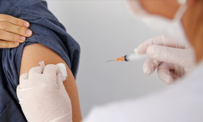 Kovid-19 aşılarının yan etkileri kadınlarda daha fazla görülüyor