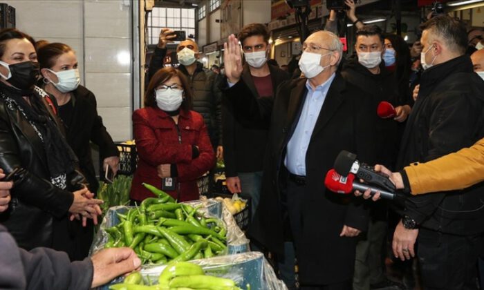 Kılıçdaroğlu’ndan, İzmir’de hal esnafına ziyaret