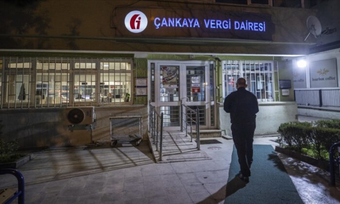 Vergi daireleri bugün saat 21.00’e kadar açık kalacak