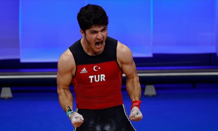 Milli halterci Furkan Özbek, Avrupa şampiyonu…
