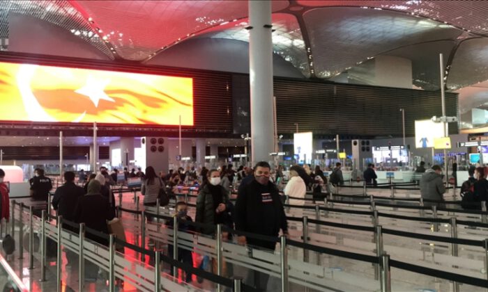 İstanbul’da Havalimanı ve otogarlarda yoğunluk