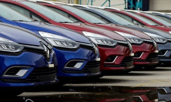 Otomobil satışlarında Renault, hafif ticaride Ford…
