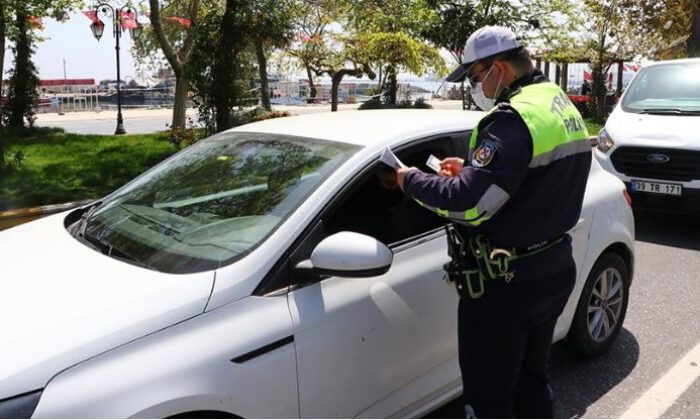 Tam kapanmada emekliler bankaya gidebilecek