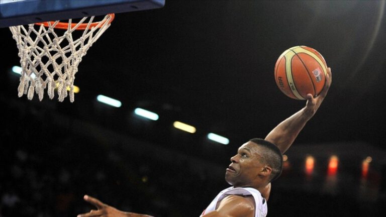 Russell Westbrook’tan NBA tarihinin ‘triple double’ rekoru