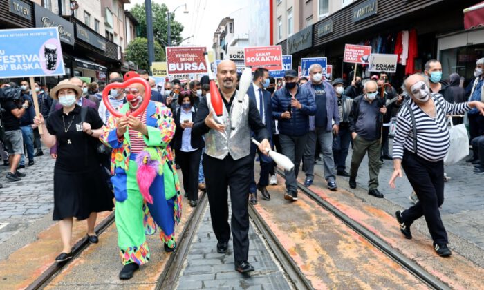 Bursa’da sanat sokağa taştı