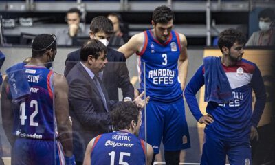 Anadolu Efes, gözünü Türkiye şampiyonluğuna çevirdi