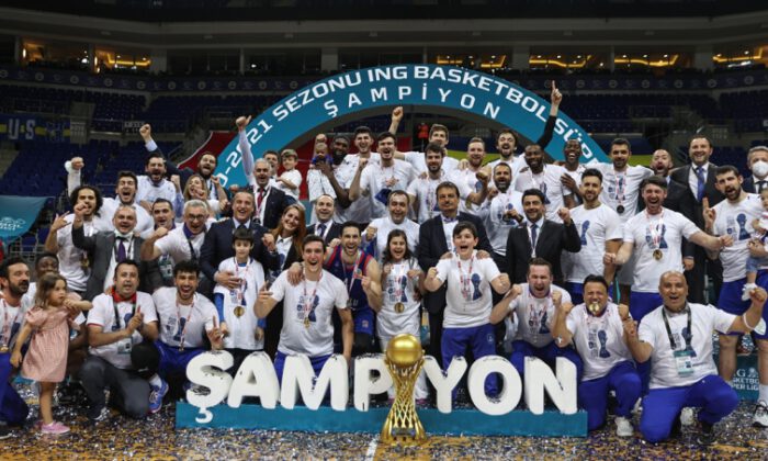 Anadolu Efes, 2020-2021 sezonunun şampiyonu