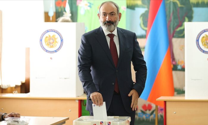 Ermenistan’da erken parlamento seçimini Paşinyan’ın partisi kazandı
