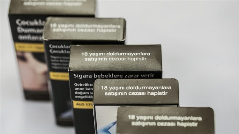 Sigara paketlerinin arkasındaki uyarısı alanı yüzde 100’e çıkarıldı