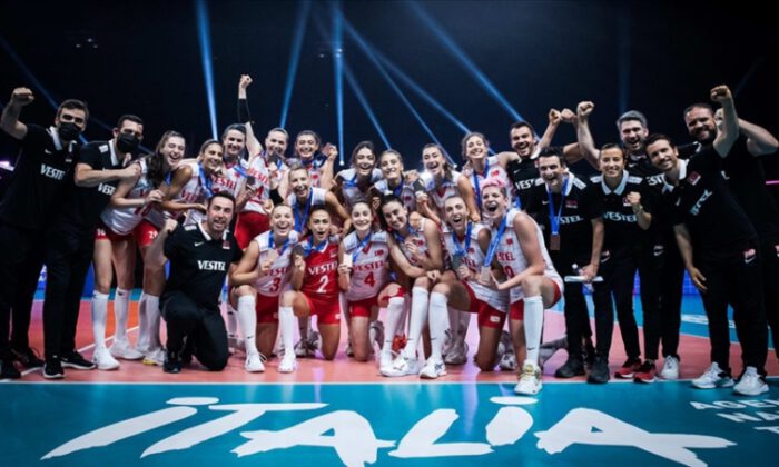 A Milli Kadın Voleybol Takımı Milletler Ligi’nde 3. oldu