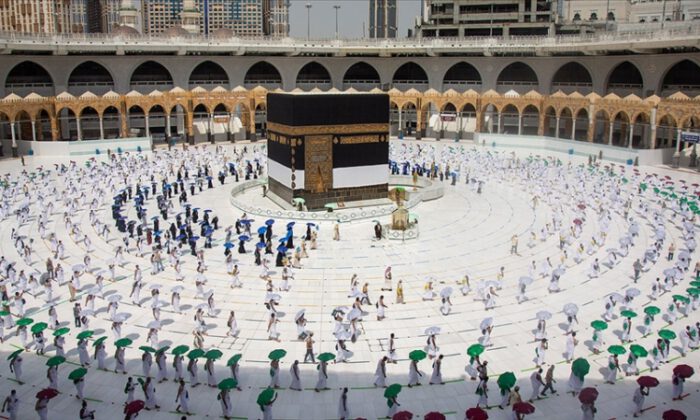 Kutsal topraklardaki Müslümanlar, ziyaret tavafını yaptı