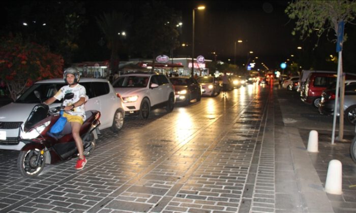 Antalya’da bayram tatili yoğunluğu