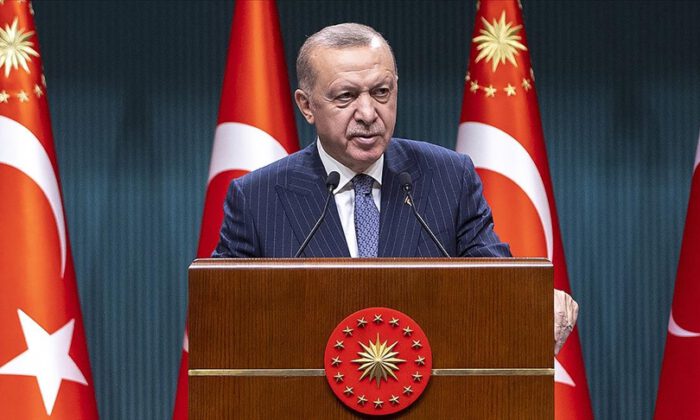 Erdoğan: Üniversitelerde eğitim kesintisiz sürmeli