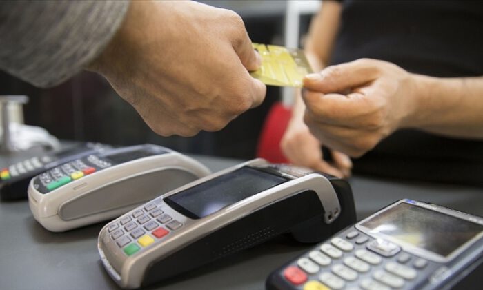 Kredi kartı borcunda rekor artış!