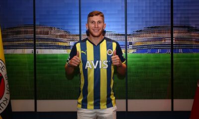 Fenerbahçe, Burak Kapacak ile 5 yıllık sözleşme imzaladı