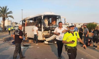 Antalya’da tur midibüsü devrildi: 3 kişi öldü