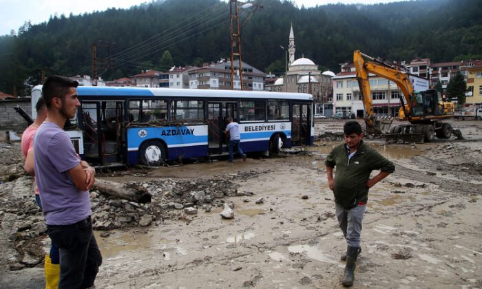 Sel felaketinde can kaybı 70’e yükseldi