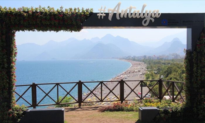 Antalya yılı 8,5 milyon turistle kapatmayı hedefliyor