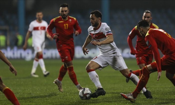 Hakan Çalhanoğlu: Play-off etabına kaldığımız için çok mutluyuz