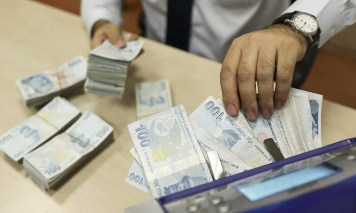 Kamu bankaları kredi faiz oranlarını düşürdü