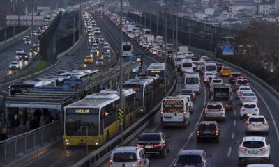 İstanbul’da ara tatilin ardından ilk iş gününde trafik yoğunluğu