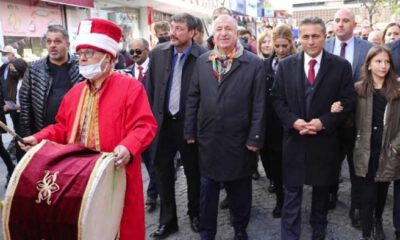 Zafer Partisi lideri Özdağ’a mehterli karşılama