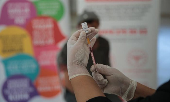 Sağlık Bakanı Koca’dan ‘aşıyı hatırlatın’ uyarısı