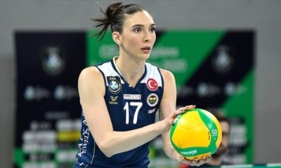 Voleybolcu Naz Aydemir Akyol, milli takıma veda etti