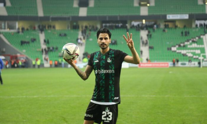 Bursaspor’da beğenilmedi, Sakaryaspor’da gol krallığına oynuyor!