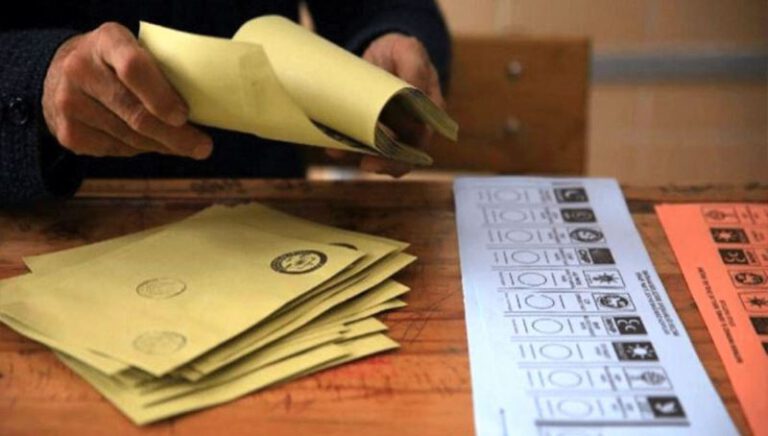 Bugün seçim olsa: AKP eridi, MHP baraj altı!