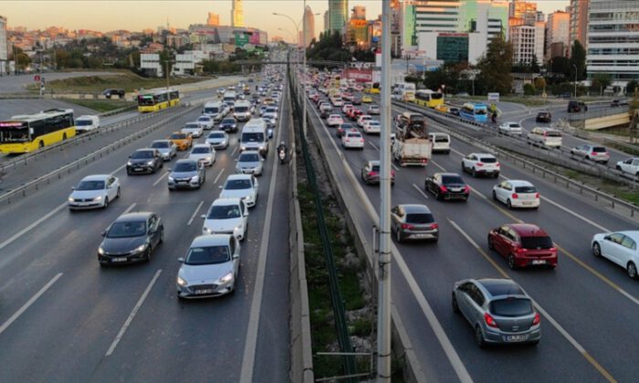 Trafiğe nisanda 179 bin 504 araç kaydı yapıldı