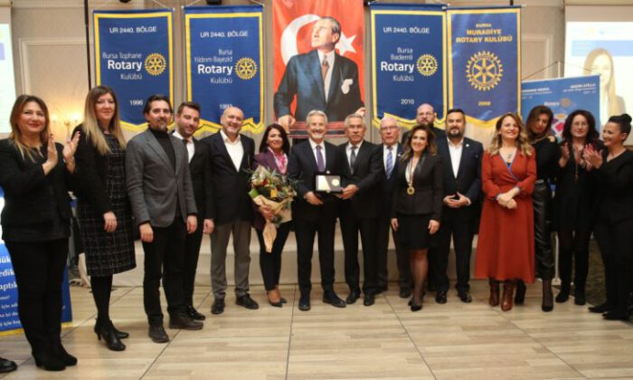 Bademli Rotary Kulübü’nden Başkan Erdem’e teşekkür plaketi