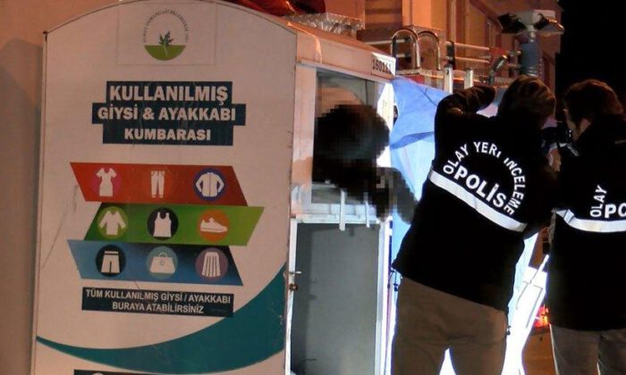 Bursa’da giysi kumbarasından eşya almaya çalışırken öldü