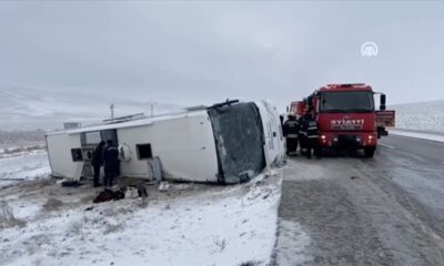 Tur otobüsü devrildi: 5 kişi öldü, 26 yaralı