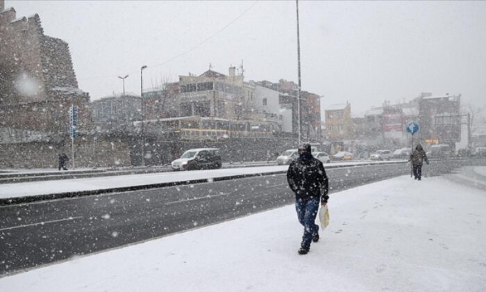 İstanbul’da kar yağışı aralıklarla etkili oluyor