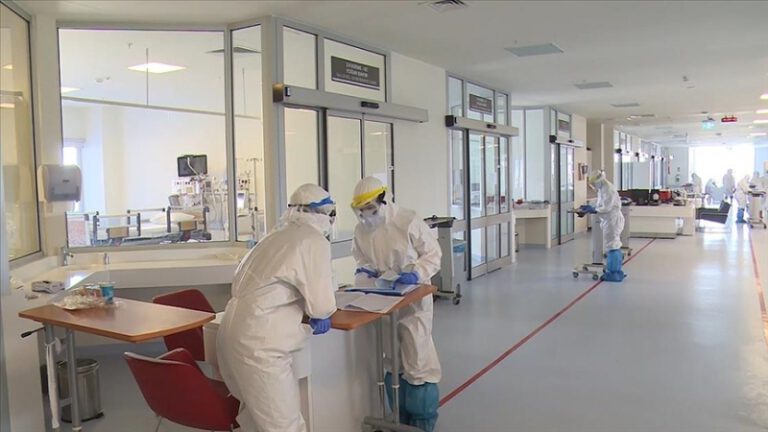 Kovid-19’da ‘endemi süreci’ başladı