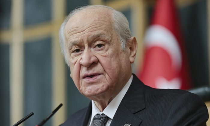 Bahçeli: Teröriste silahı verenler de teröristtir