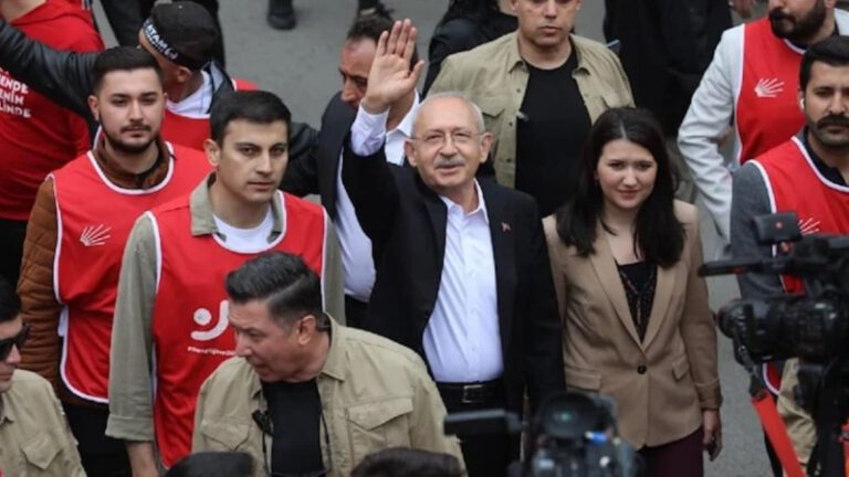 Kılıçdaroğlu, gençlerle Anıtkabir’e yürüdü