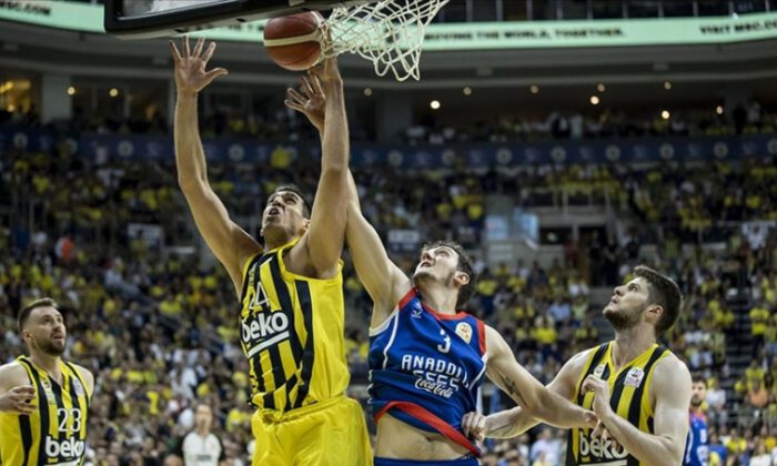 Fenerbahçe Beko ile Anadolu Efes play-off final serisinin 3. maçı yarın