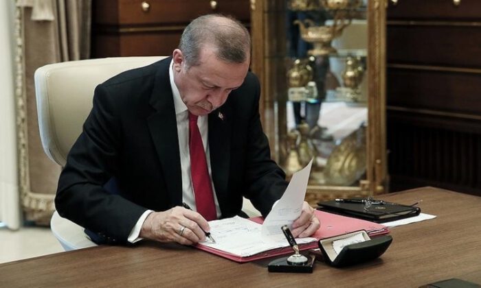 Cumhurbaşkanı Erdoğan 5 üniversiteye rektör atadı