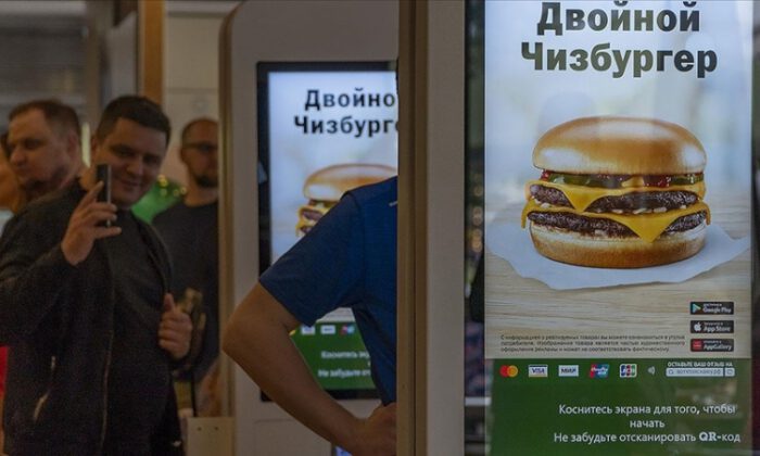 Rusya’da McDonald’s restoranları yeni ismiyle tekrar açıldı